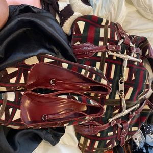 Authentic Gucci bag and shoes green burgundy and cream